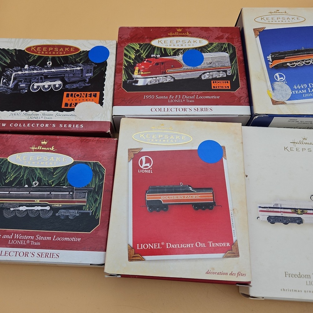 Lot Of 9 Lionel Hallmark Christmas Ornaments Train Collection - Picture 3 of 5